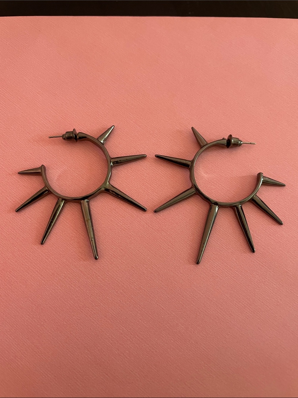 💥Brand New!💥Gunmetal Spike Hoop Earrings - Statement Spiky Hoops💥